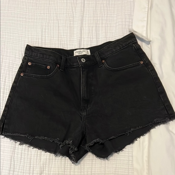 Abercrombie & Fitch Pants - Abercrombie & Fitch Black High-Rise Mom Shorts